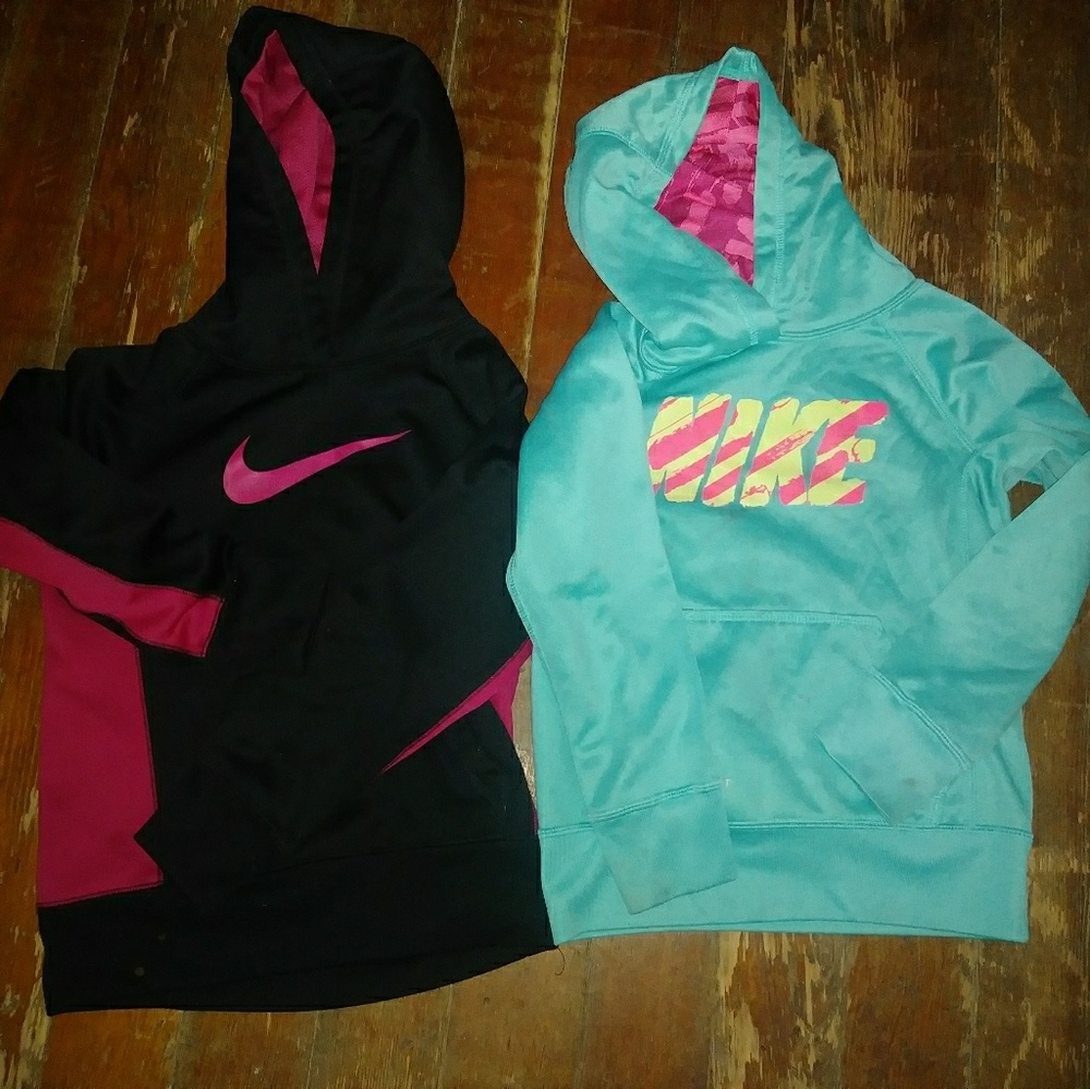 2 girls nike hoodies